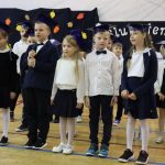 Uczniowie podczas występu