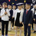 Uczniowie podczas występu